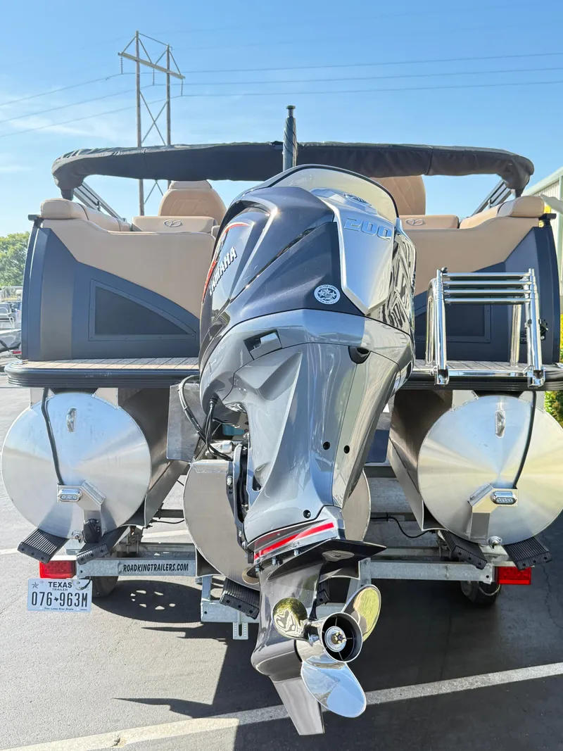 Slide: The Image of Veranda VX22RC PREMIUM 2026 - 14