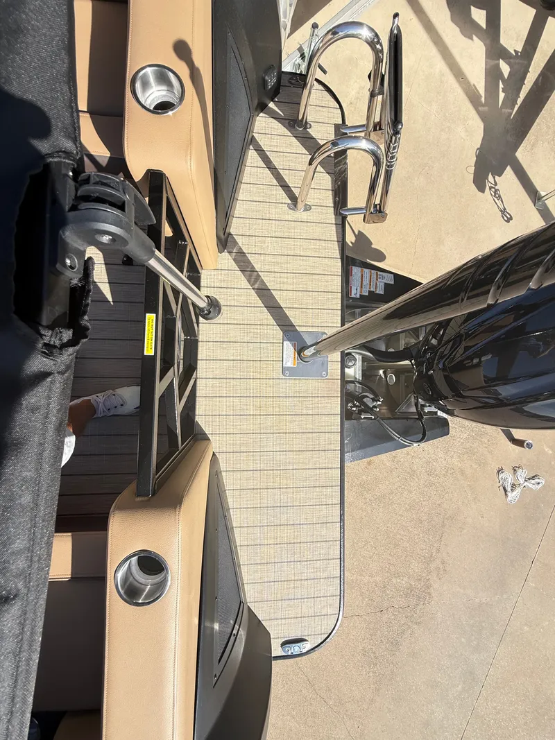 Slide: The Image of Veranda VX22RC PREMIUM 2026 - 17