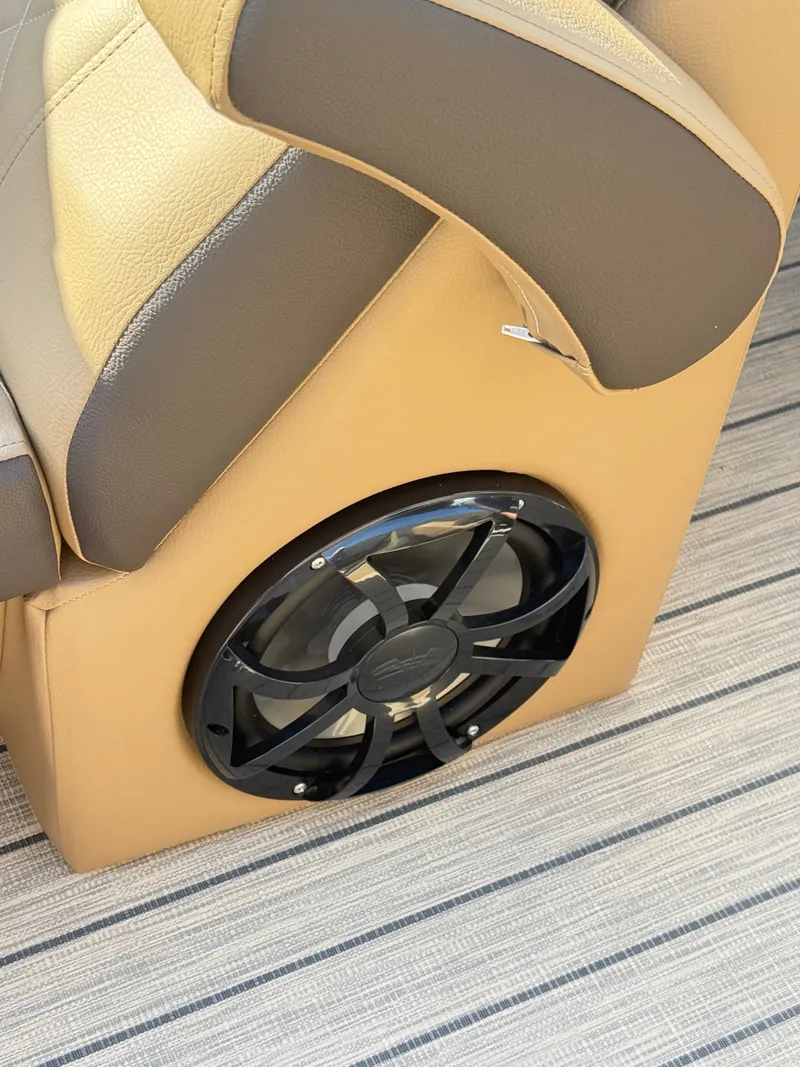 Slide: The Image of Veranda VX22RC PREMIUM 2026 - 22