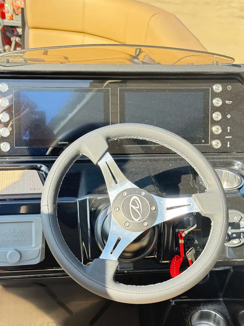 Slide: The Image of Veranda VX22RC PREMIUM 2026 - 25