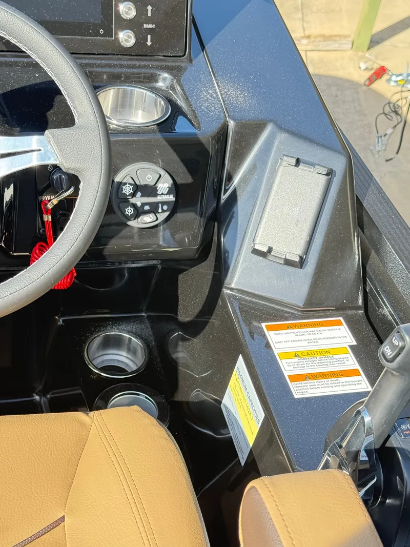 Slide: The Image of Veranda VX22RC PREMIUM 2026 - 26