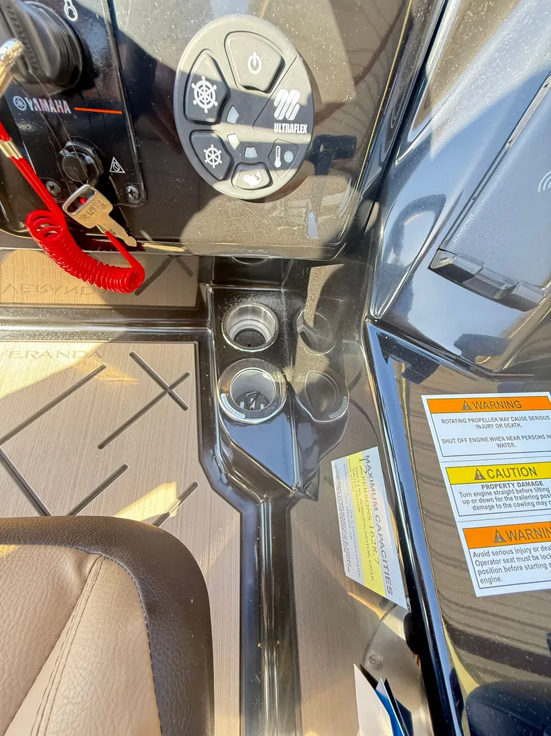 Slide: The Image of Veranda VX22RC PREMIUM 2026 - 31