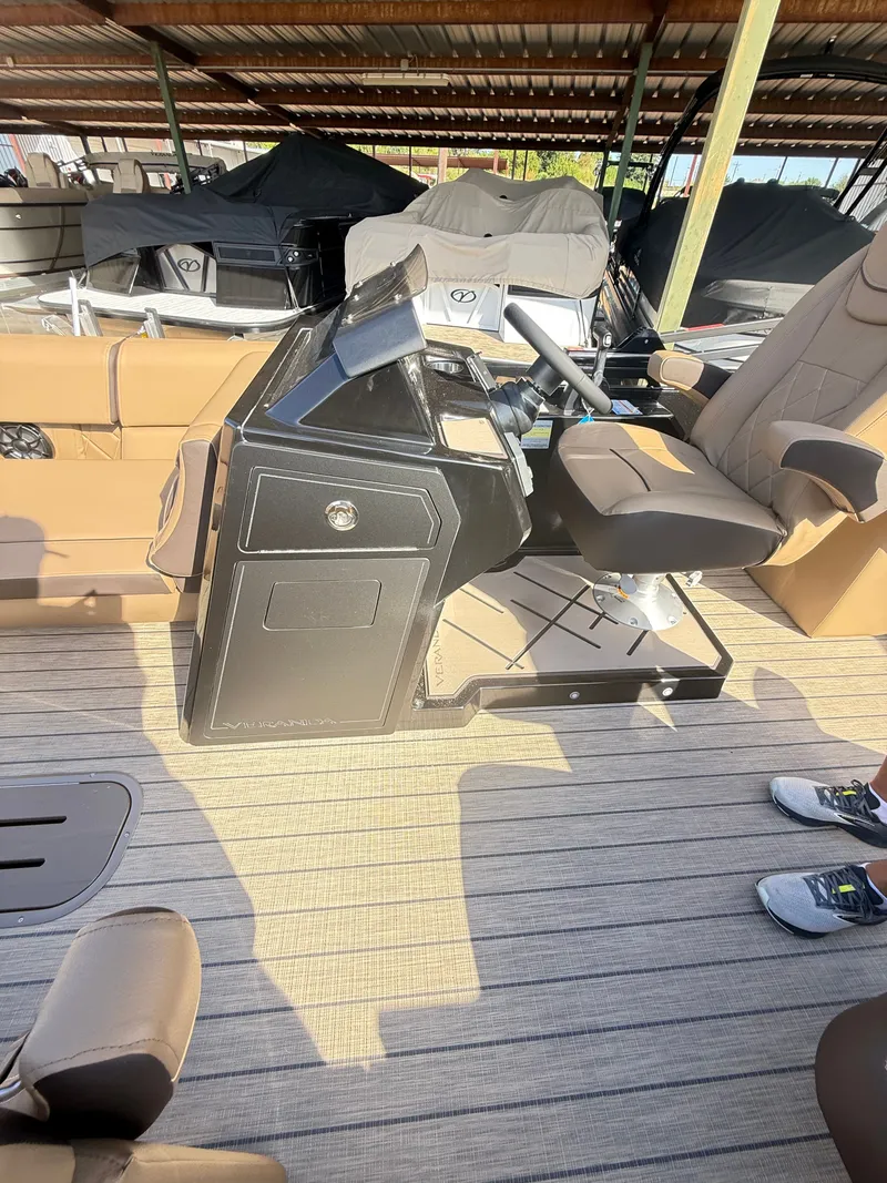 Slide: The Image of Veranda VX22RC PREMIUM 2026 - 32