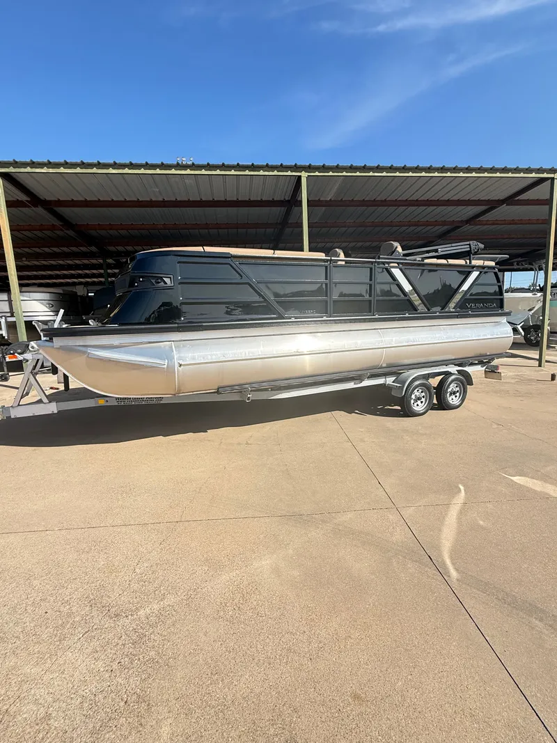 Slide: The Image of Veranda VX22RC PREMIUM 2026 - 5