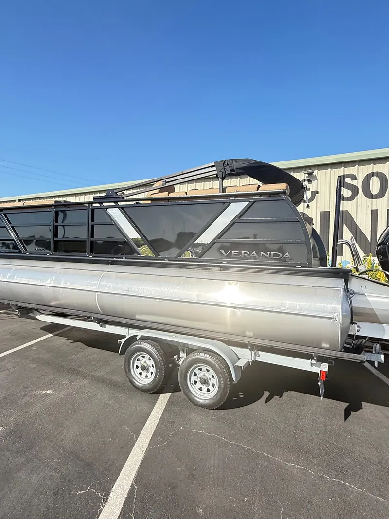 Slide: The Image of Veranda VX22RC PREMIUM 2026 - 6