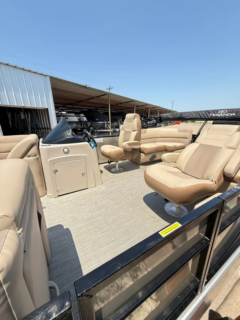 Slide: The Image of Veranda VR 20 RC 2024 - 8