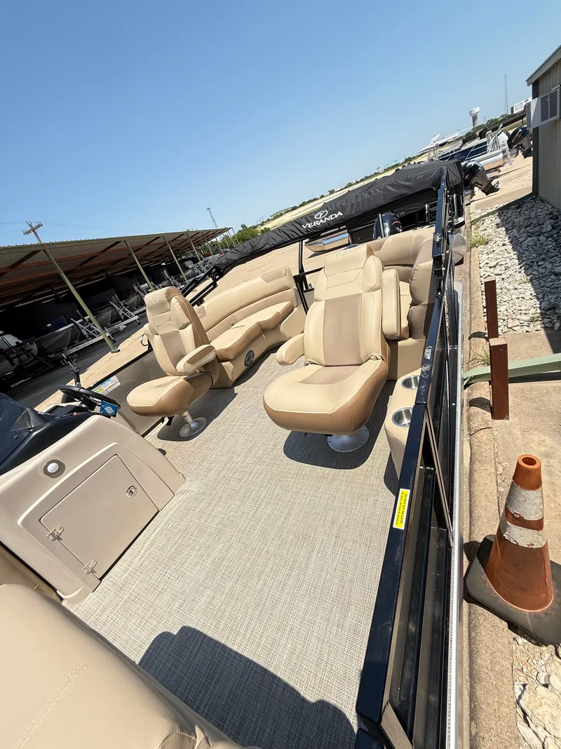 Slide: The Image of Veranda VR 20 RC 2024 - 9