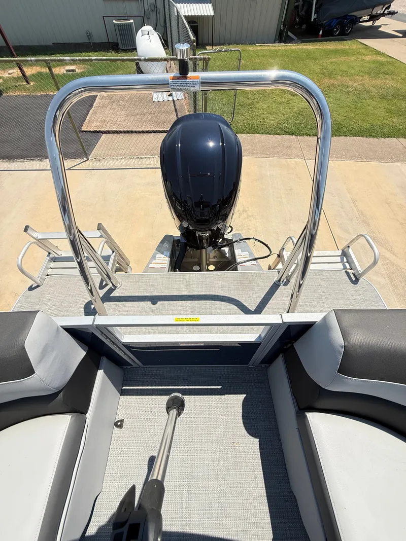 Slide: The Image of Veranda VR 22 RC Deluxe 2026 - 17