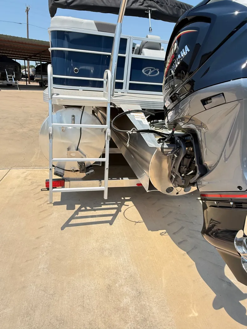 Slide: The Image of Veranda VR 22 RC Deluxe 2026 - 8