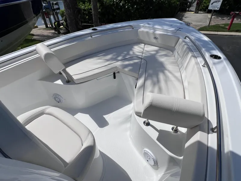 Slide: The Image of Sea Hunt Ultra 239 SE 2024 - 52