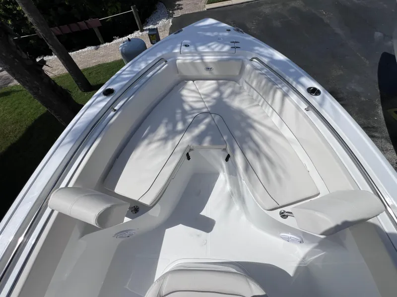 Slide: The Image of Sea Hunt Ultra 239 SE 2024 - 56