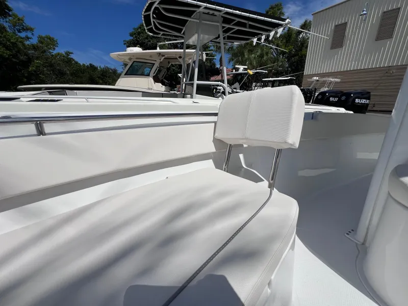 Slide: The Image of Sea Hunt Ultra 239 SE 2024 - 58