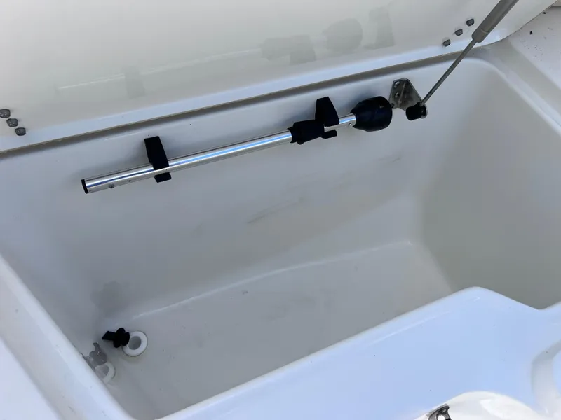 Slide: The Image of Sea Hunt Ultra 239 SE 2024 - 64