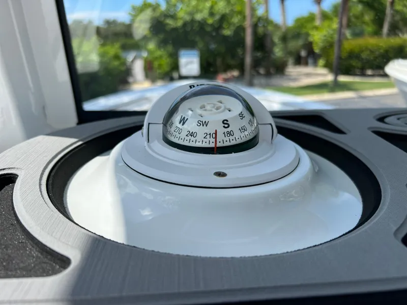 Slide: The Image of Sea Hunt Ultra 239 SE 2024 - 73