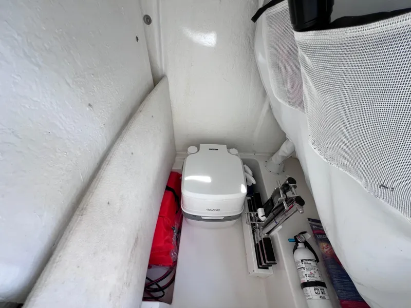 Slide: The Image of Sea Hunt Ultra 239 SE 2024 - 85