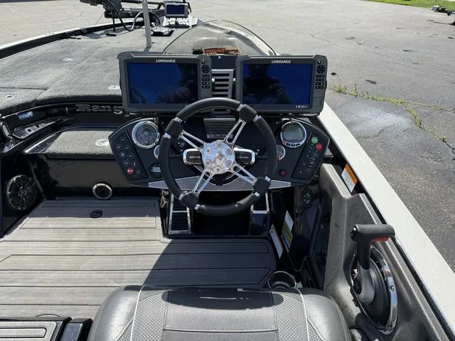 Slide: The Image of Ranger Z521 Comanche 2016 - 4