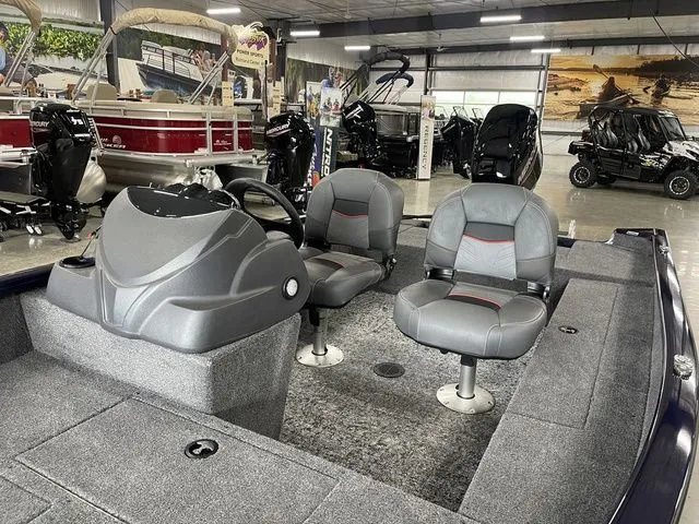 Slide: The Image of Tracker Super Guide V-16 SC 2026 - 14