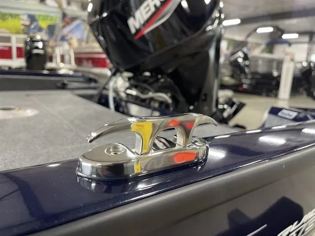 Slide: The Image of Tracker Super Guide V-16 SC 2026 - 15