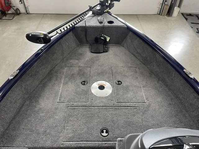 Slide: The Image of Tracker Super Guide V-16 SC 2026 - 17