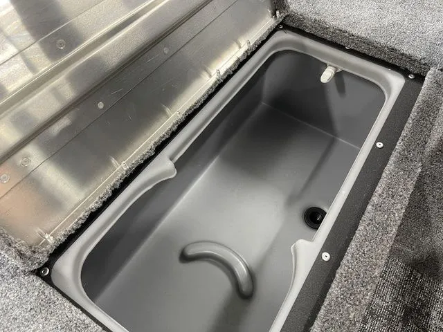 Slide: The Image of Tracker Super Guide V-16 SC 2026 - 19