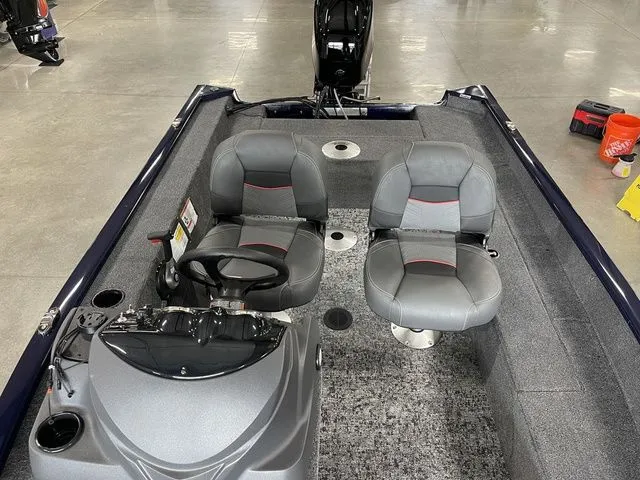 Slide: The Image of Tracker Super Guide V-16 SC 2026 - 23