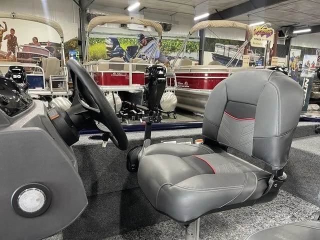 Slide: The Image of Tracker Super Guide V-16 SC 2026 - 24