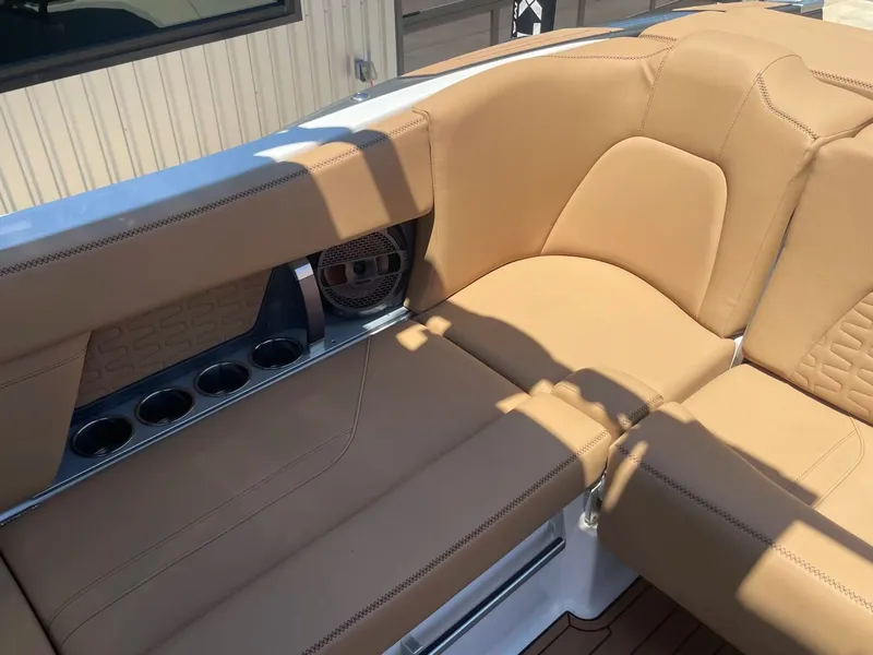 Slide: The Image of MasterCraft X24 2021 - 12