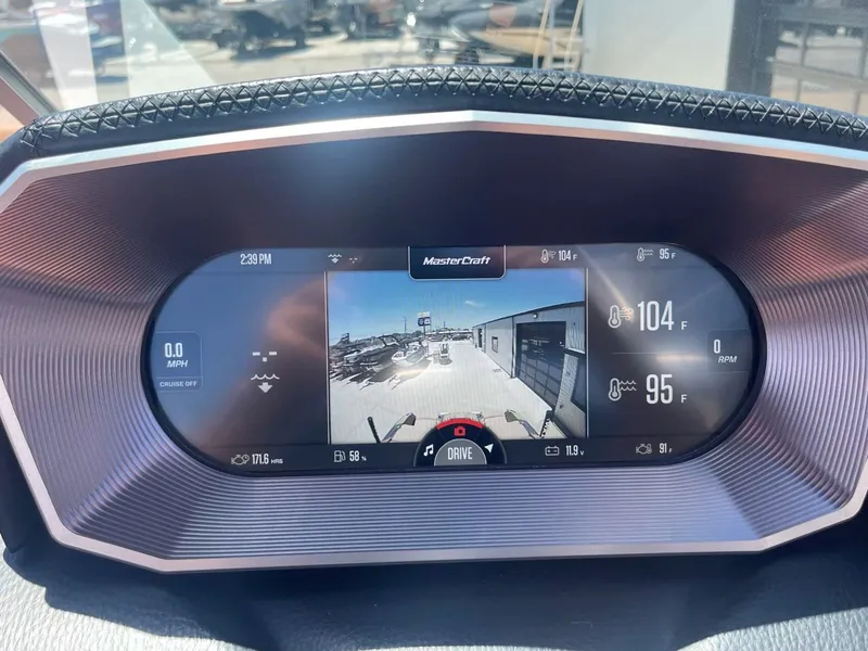 Slide: The Image of MasterCraft X24 2021 - 15