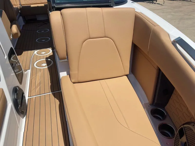 Slide: The Image of MasterCraft X24 2021 - 29