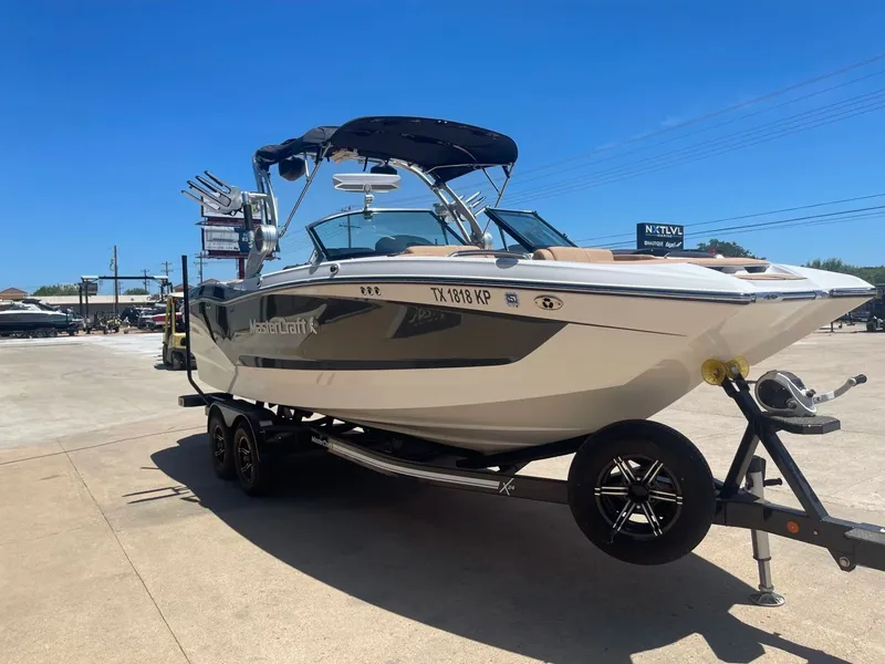 Slide: The Image of MasterCraft X24 2021 - 3