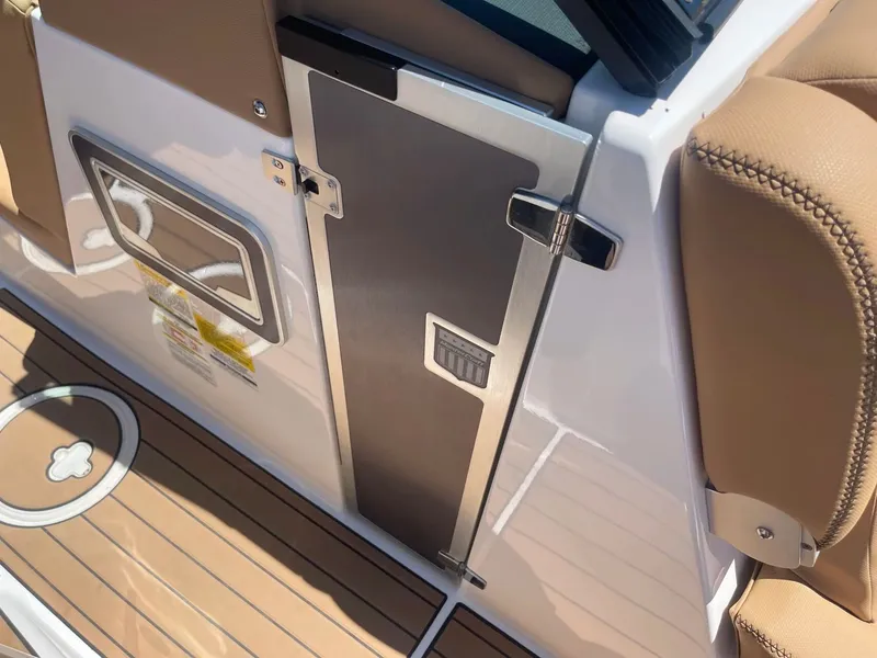 Slide: The Image of MasterCraft X24 2021 - 33