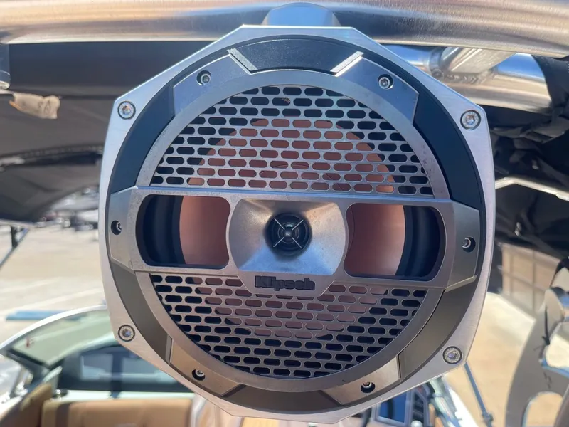 Slide: The Image of MasterCraft X24 2021 - 38