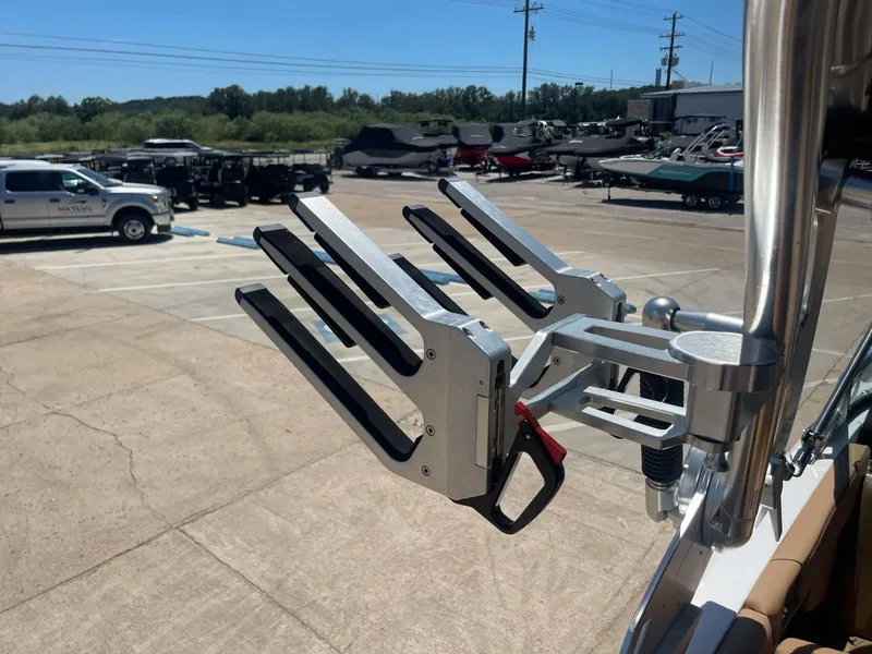 Slide: The Image of MasterCraft X24 2021 - 40