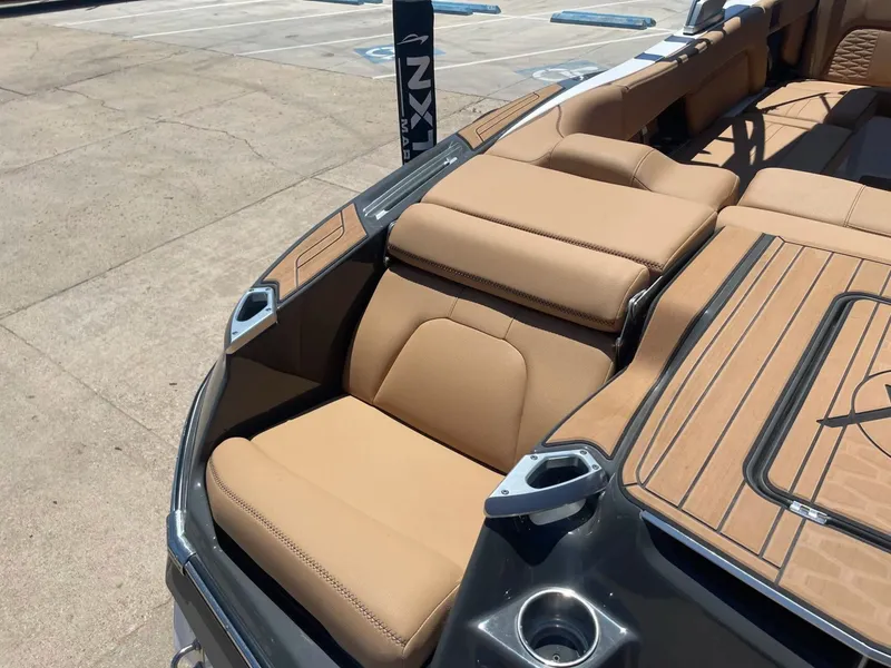 Slide: The Image of MasterCraft X24 2021 - 6