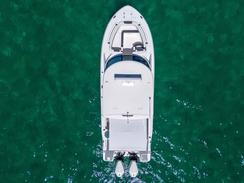 Slide: The Image of Robalo R317 Dual Console 2022 - 15