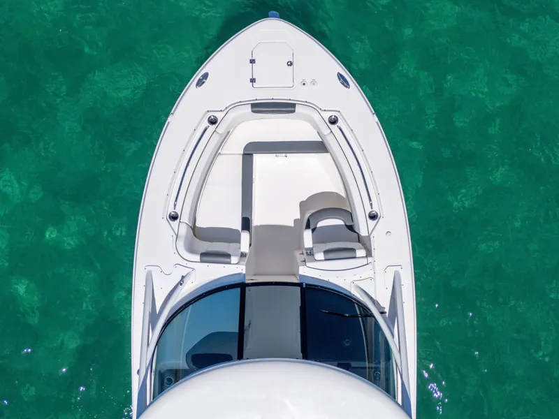 Slide: The Image of Robalo R317 Dual Console 2022 - 16