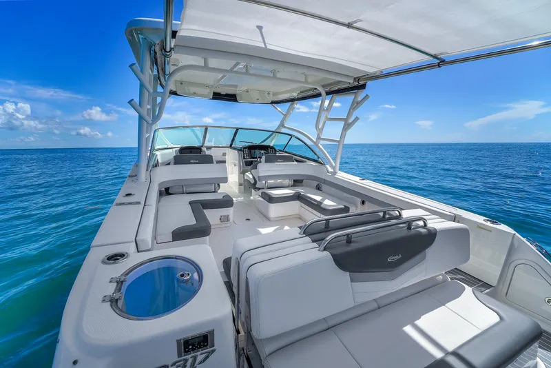 Slide: The Image of Robalo R317 Dual Console 2022 - 26