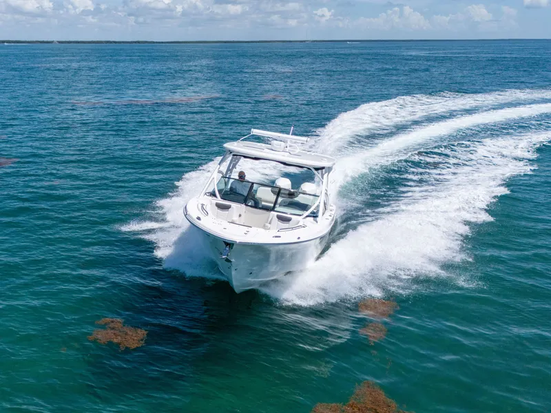 Slide: The Image of Robalo R317 Dual Console 2022 - 6