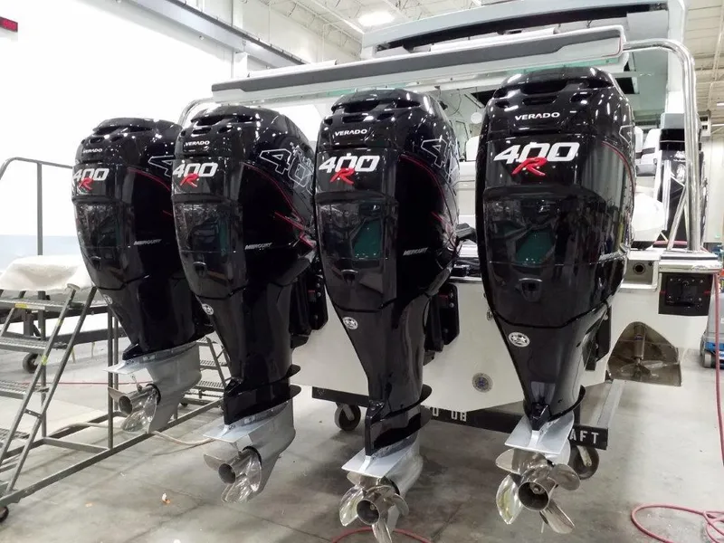 Slide: The Image of Four Mercury Verado 400R outboard engines on a 2020 Formula 430 Super Sport Crossover boat. - 15