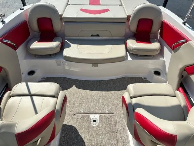 Slide: The Image of Interior of 2018 Chaparral 21 H2O Ski & Fish boat with red and beige seating. - 25