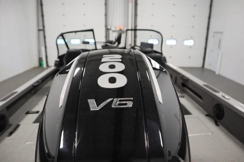 Slide: The Image of Crestliner 1950 Fish Hawk WT 2024 - 59