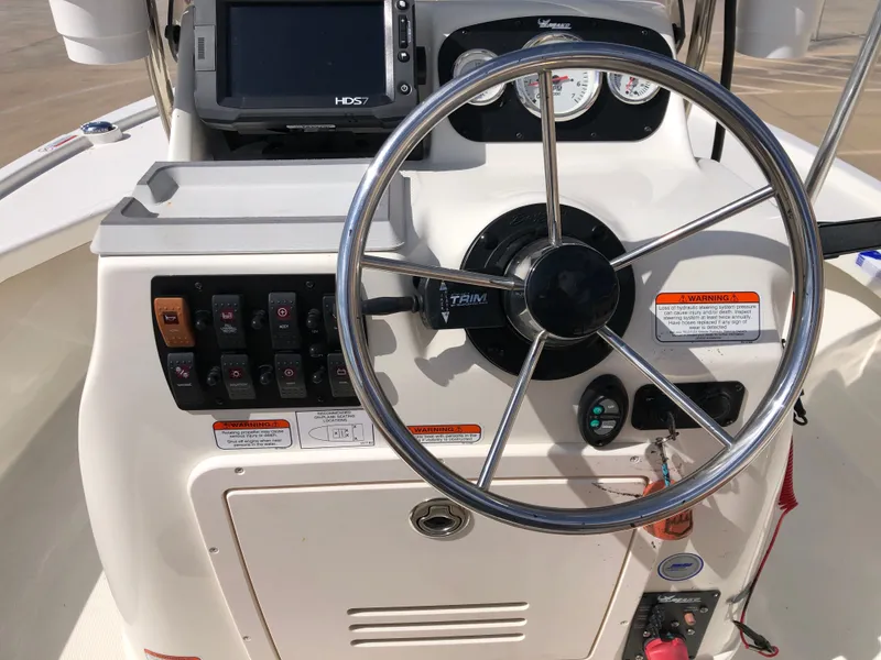 Slide: The Image of Mako 18 LTS Inshore 2014 - 16