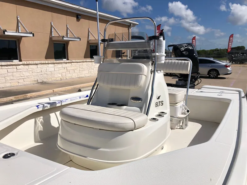 Slide: The Image of Mako 18 LTS Inshore 2014 - 8