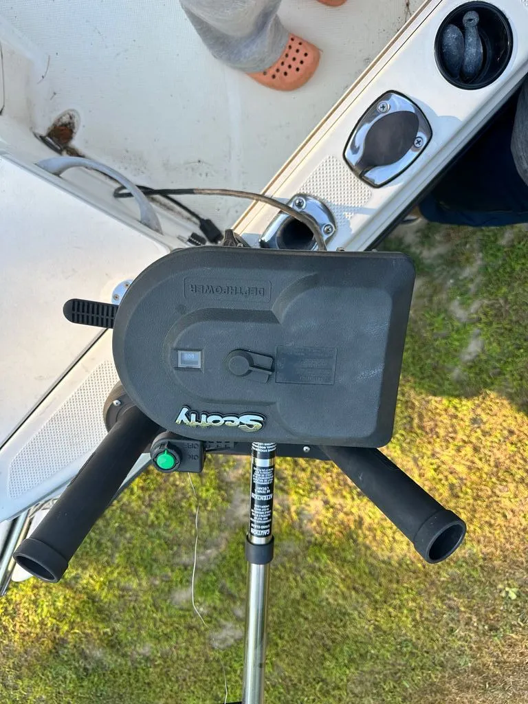 Slide: The Image of Bayliner TROPHY 190 2005 - 12