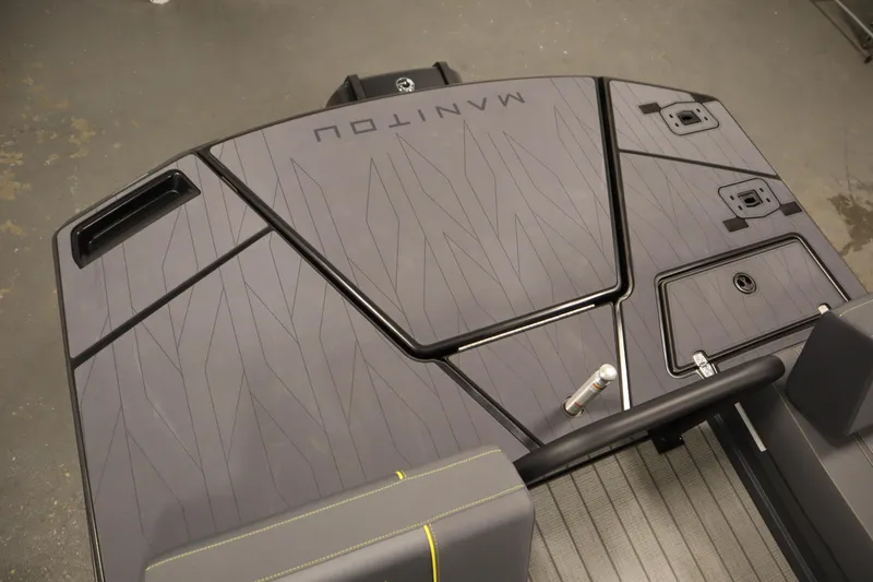 Slide: The Image of Manitou 24 EXPLORE SWITCHBACK TRIFOLD TRITOON 2025 - 51