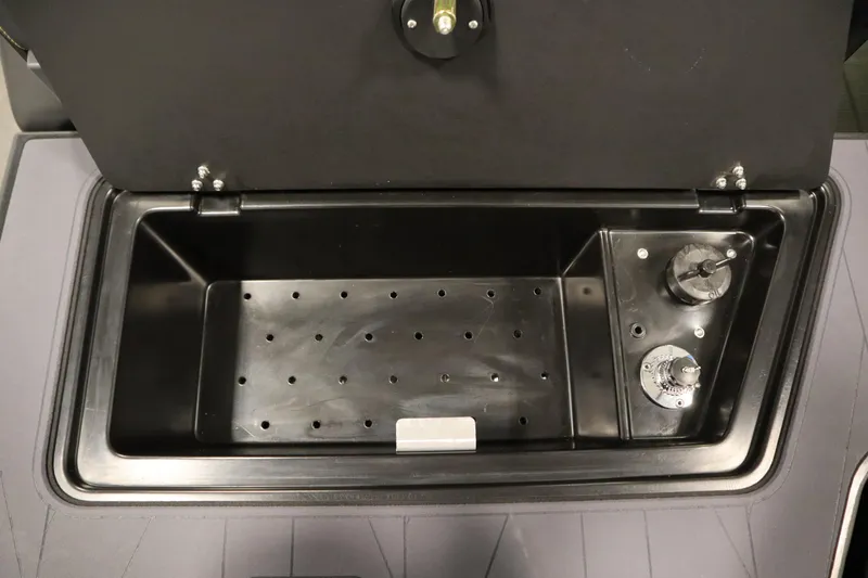 Slide: The Image of Manitou 24 EXPLORE SWITCHBACK TRIFOLD TRITOON 2025 - 54