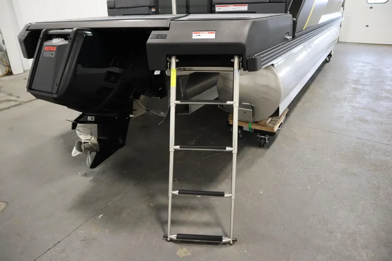 Slide: The Image of Manitou 24 EXPLORE SWITCHBACK TRIFOLD TRITOON 2025 - 56