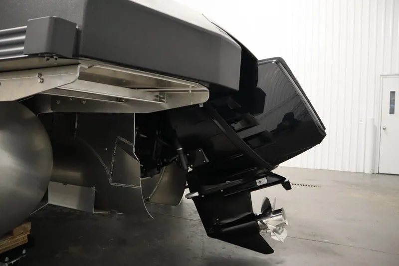 Slide: The Image of Manitou 24 EXPLORE SWITCHBACK TRIFOLD TRITOON 2025 - 57