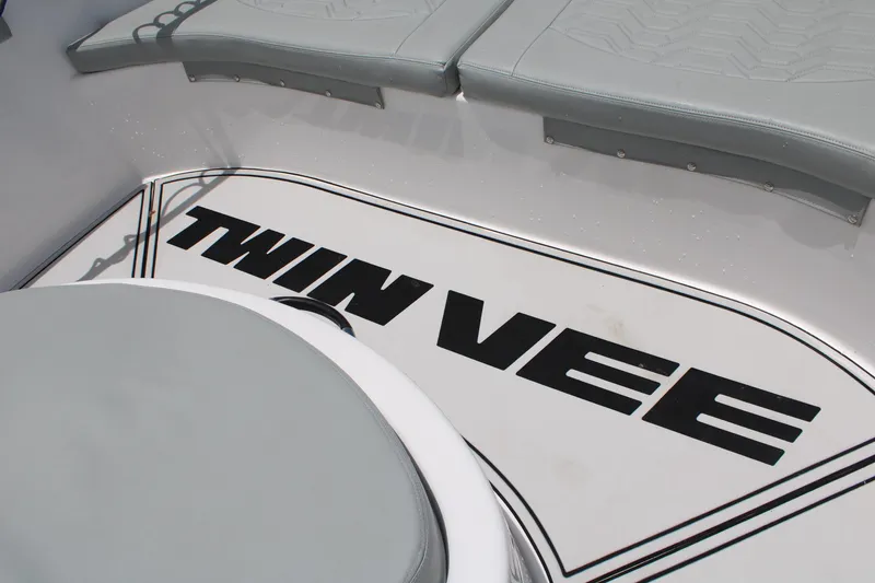 Slide: The Image of 2023 Twin Vee - Bow - 28