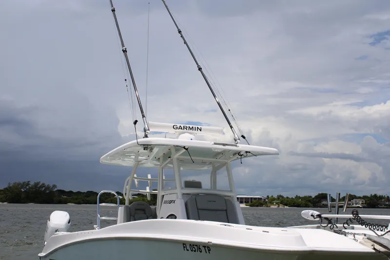 Slide: The Image of 2023 Twin Vee - Exterior profile/Outriggers - 9